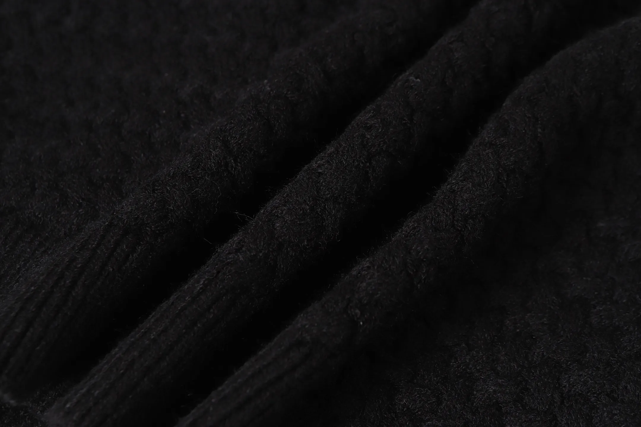 P300 #M904 - Chrome Hearts/Chrome Hearts Heavy Industry Sanskrit appliquéd embroidered cardigan knitted sweater - High weight, high density and high quality. The wool is soft, delicate and skin-friendly. It feels soft and silky. It has excellent warmth and skin-friendly properties. - Customized weaving and dyeing, no color difference. No matter the fabric or workmanship details, it is the ordinary version on the market. - Hardware zipper accessories are all customized, full of details -Colour: light gray black -Size: S M L XL
